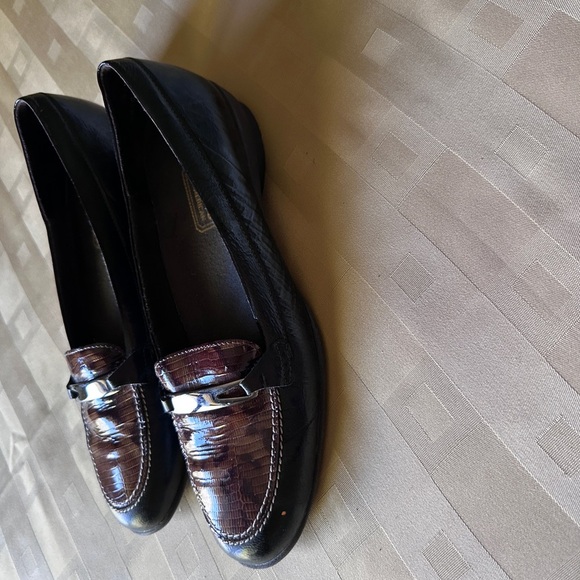 Elegant Black and Brown Women's‎ Loafers - Picture 12 of 12